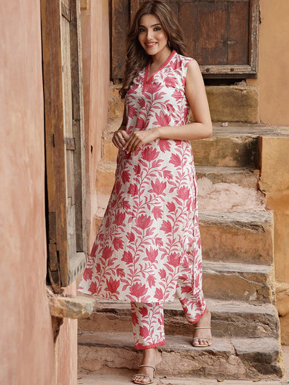 Women Floral Printed Regular Kurta with Trousers